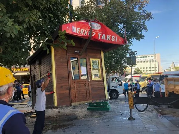 Esenyurt Ta Silahli Kavganin Ardindan Taksi Duraklari Kaldiriliyor En Son Haber