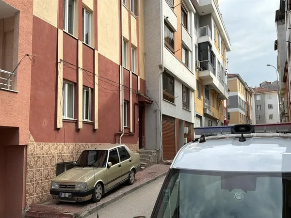 eskisehirde-pompali-dehseti-kombi-tamiri-icin-gittigi-evde-darbedildi-kacarak-kurtuldu-1779628724051.jpg