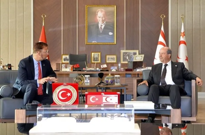 KKTC ziyaretini hazmedemediler! İngiliz elçi baskılara dayanamayıp istifa etti