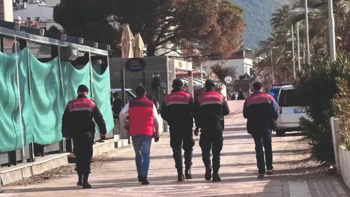 Marmaris’te tefecilik operasyonunda 2 şüpheli tutuklandı Marmaris’te tefecilik operasyonunda 2 şüpheli tutuklandı
