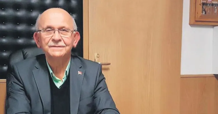 30 yıllık başkan yaşamını yitirdi