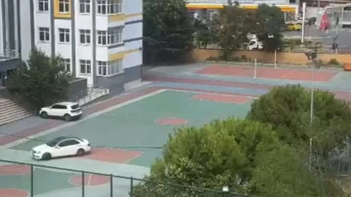 Güngören'de okul bahçesini drift alanına çevirdiler