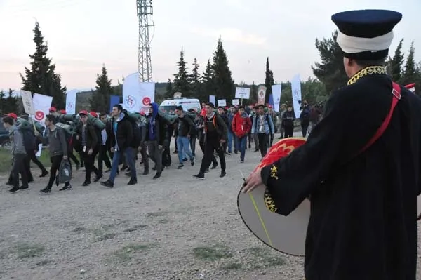 Son dakika: Sabah namazını kılıp yürüyüşe geçtiler