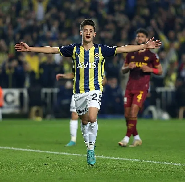 Son dakika: Fenerbahçe'nin 12 oyuncusu yolcu! Takımın yıldızlarına dev talipler...