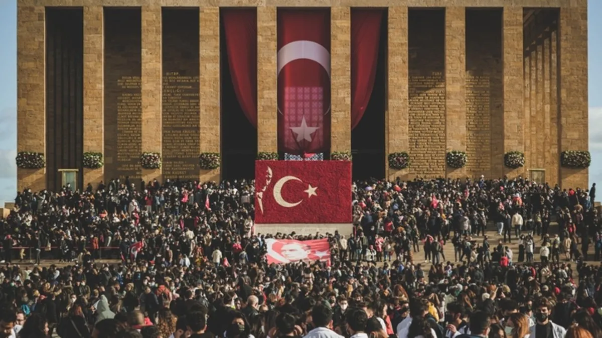 10 Kasım resmi tatil mi, bankalar, borsa, hastaneler, eczaneler açık mı? 10 Kasım Pazartesi günü kamu kurumları çalışıyor mu? 10 Kasım resmi tatil mi, bankalar, borsa, hastaneler, eczaneler açık mı? 10 Kasım Pazartesi günü kamu kurumları çalışıyor mu?