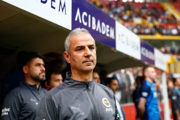 Son dakika Süper Lig haberleri: İsmail Kartal Süper Lig’e geri dönüyor! Fenerbahçe’den ayrıldıktan sonra yeni takımına imzayı atıyor… Son dakika Süper Lig haberleri: İsmail Kartal Süper Lig’e geri dönüyor! Fenerbahçe’den ayrıldıktan sonra yeni takımına imzayı atıyor…