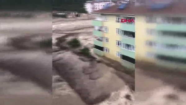 SON DAKİKA. Kastamonu Bozkurt'ta selin tsunami gibi geldiği anların görüntüleri ortaya çıktı!