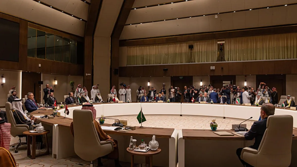 12 ülkeden ortak bildiri: İran’a saldırıları durdurma çağrısı 12 ülkeden ortak bildiri: İran’a saldırıları durdurma çağrısı