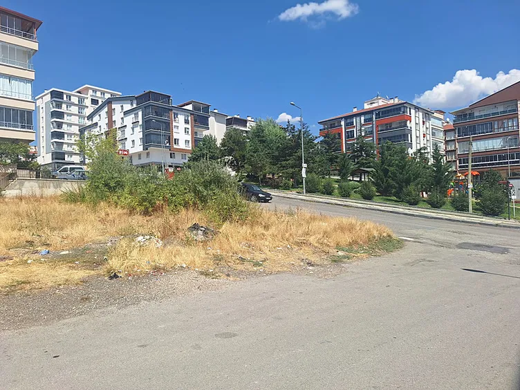 Borcunu ödemek için parka çağırdı: Nişanlısının yanında öldürdü!