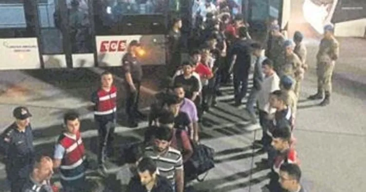 Düzensiz 200 göçmen yakalandı