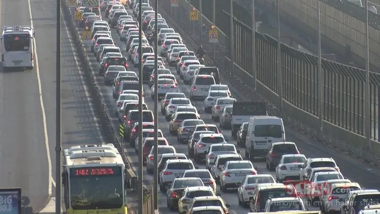 Haliç’te trafik yoğunluğu! İBB çalışması nedeniyle trafik kilitlendi