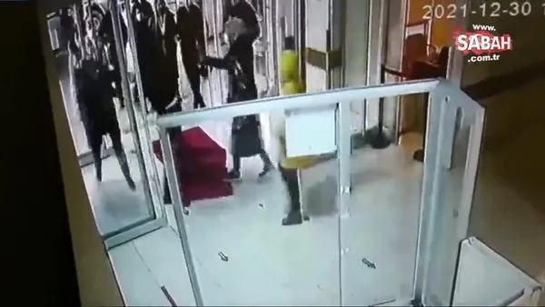 Hastanenin güvenlik görevlisini böyle darp etti... Tutuklandı | Video