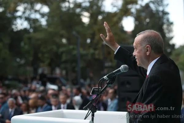 Başkan Erdoğan Kadıköy Atatürk Fen Lisesi'ndeydi. İşte Erdoğan'ın gençlerle geçen gününden anlamlı kareler