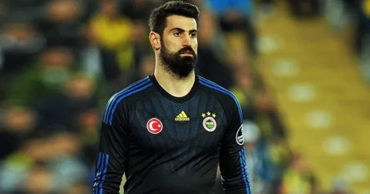 Volkan Demirel, Fenerbahçe’de kaldı!