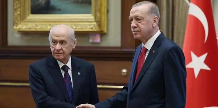 selahattin-demirtas-karari-siyasi-iklimi-degistirir-mi-baskan-erdogan-ve-bahcelinin-cikislari-puslu-havayi-dag-1762488305236.jpg Selahattin Demirtaş kararı siyasi iklimi değiştirir mi? Başkan Erdoğan ve Bahçeli'nin çıkışları puslu havayı dağıttı