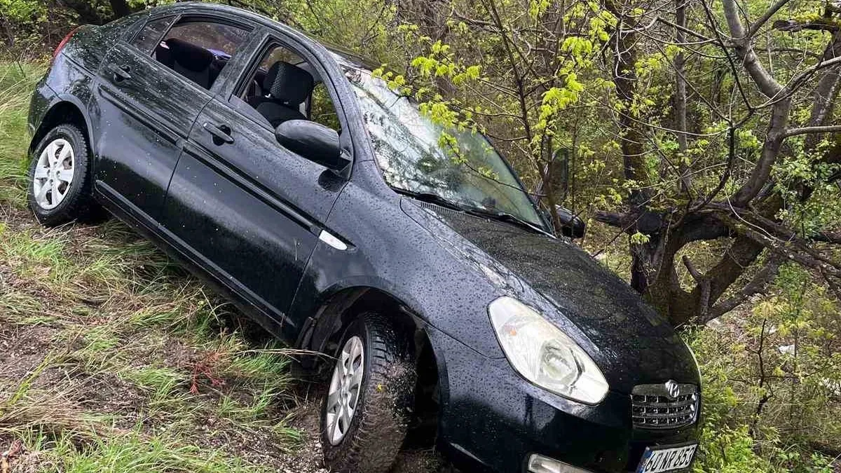 Tokat’ta otomobil şarampole savruldu: 2 yaralı! Tokat’ta otomobil şarampole savruldu: 2 yaralı!