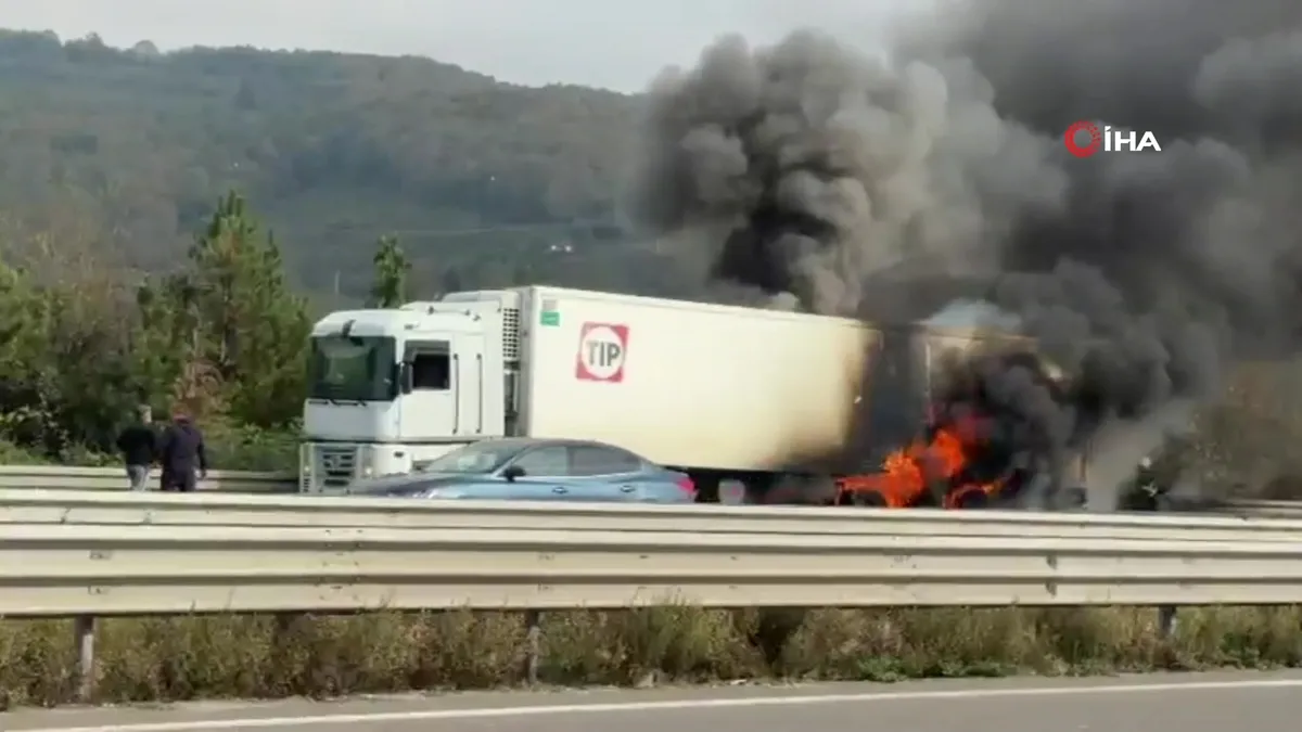 Bolu Dağı tünel çıkışında TIR alevlere teslim oldu | Video