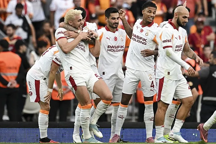 Levent Tüzemen’den Galatasaraylı yıldıza büyük övgü! Arkadaşlarını uykudan uyandırdı