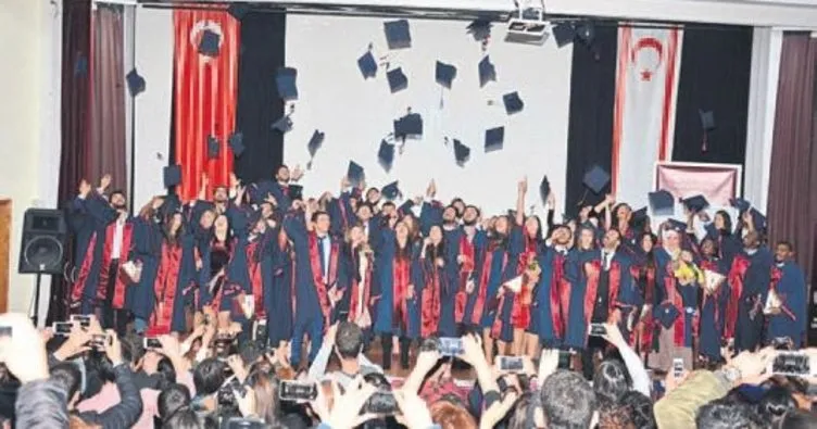 Fen Edebiyat Fakültesi mezuniyet töreni yapıldı