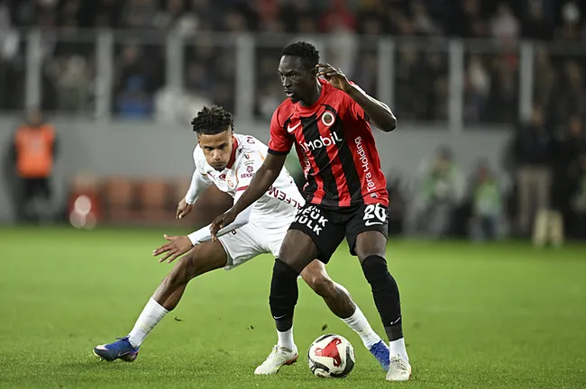 canli-galatasaray-genclerbirligi-maci-ilk-11ler-belli-oldu-1776869933888.jpg