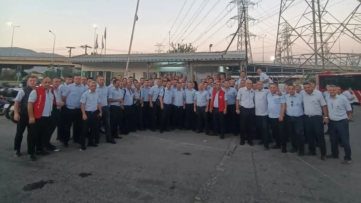 İZBB’de grev canları çalıyor! İzulaş’ta anlaşma olmazsa 800 işçi greve çıkacak İZBB’de grev canları çalıyor! İzulaş’ta anlaşma olmazsa 800 işçi greve çıkacak