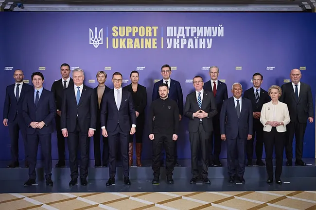 ab-komisyonu-baskani-ursula-von-der-leyen-duyurdu-ukrayna-2030dan-once-uye-olabilir-1740421887378.jpg AB Komisyonu Başkanı Ursula von der Leyen duyurdu: “Ukrayna 2030’dan önce üye olabilir…”