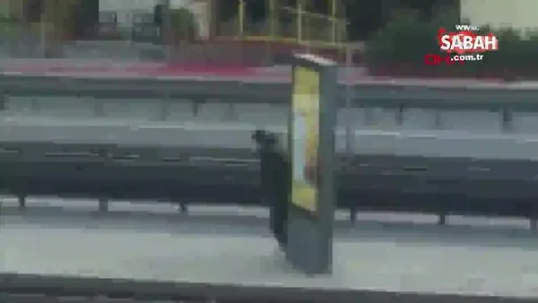 İstanbul Avcılar'da metrobüste dilencilik yapan şahsın kurnaz hilesi kamerada | Video