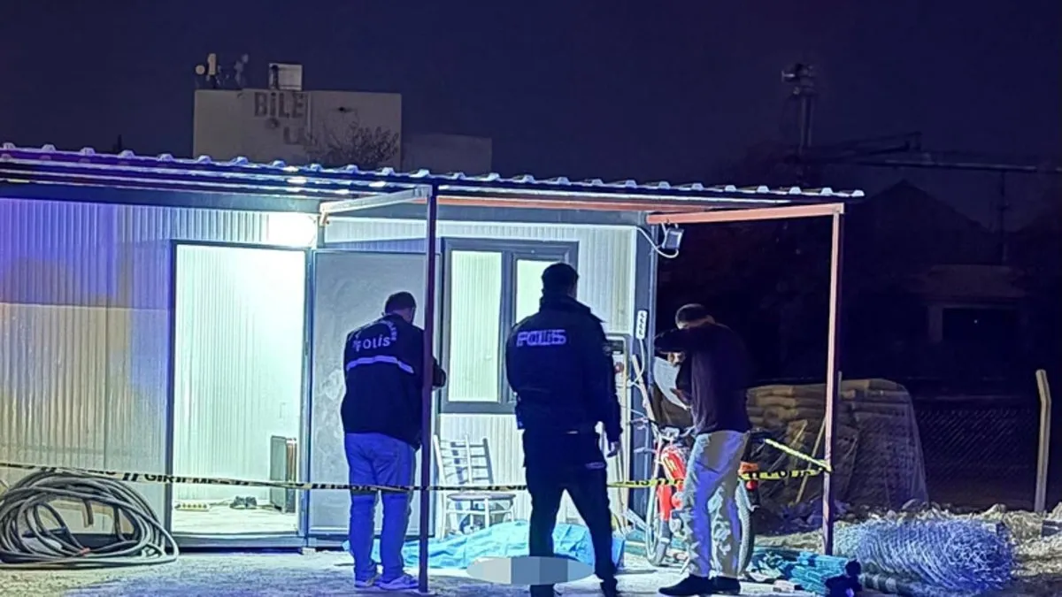 Kayseri’de bir kişi bekçi kulübesinin önünde ölü bulundu! Kayseri’de bir kişi bekçi kulübesinin önünde ölü bulundu!