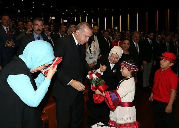 Cumhurbaşkanı Erdoğan Beştepe'de Romanlarla buluştu!