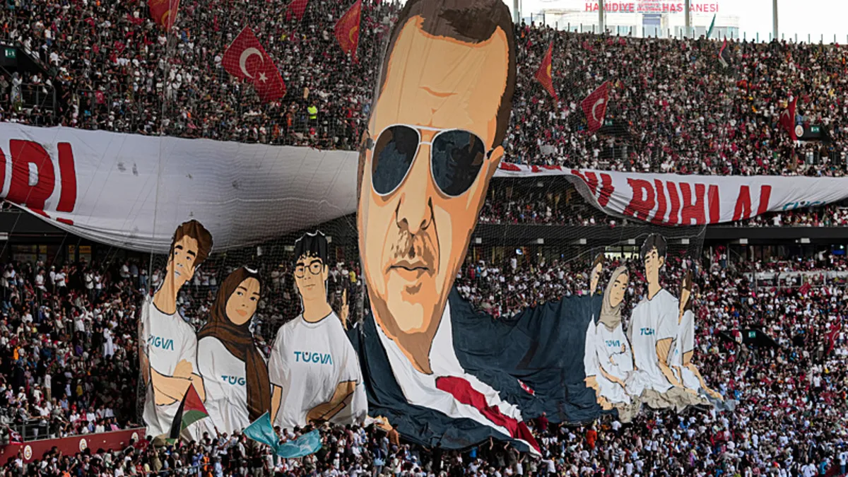 RAMS Park’ta tarihi buluşma: TÜGVA Yaz Okulu Finali’nde Başkan Erdoğan’a özel koreografi RAMS Park’ta tarihi buluşma: TÜGVA Yaz Okulu Finali’nde Başkan Erdoğan’a özel koreografi