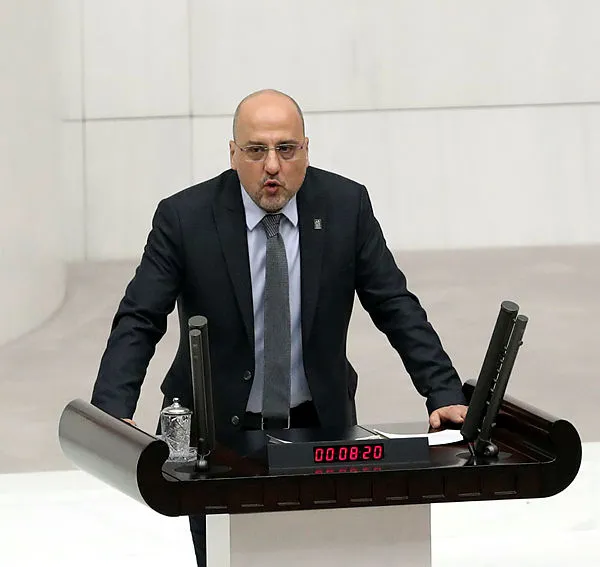 tipli-ahmet-siktan-alcak-sozler-fondas-medyada-tehditler-savurdu-1661806772613.jpg TİP'li Ahmet Şık'tan alçak sözler! Fondaş medyada tehditler savurdu