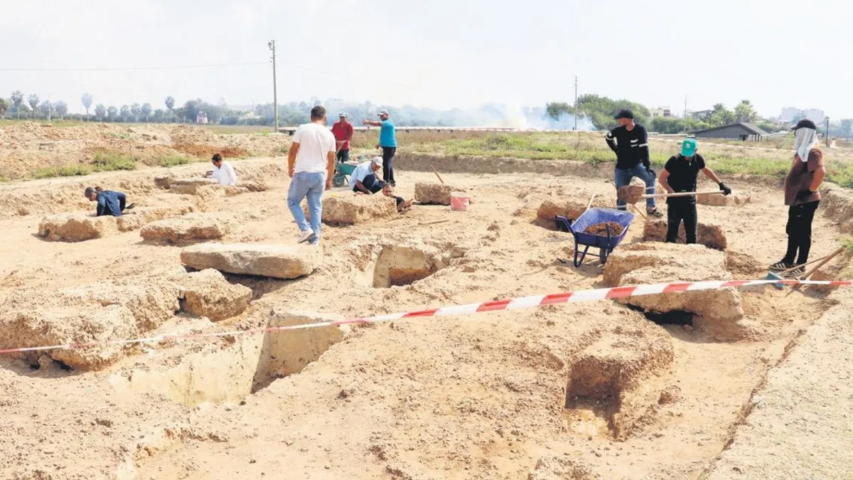 Aigeai’de antik mezarlar keşfedildi