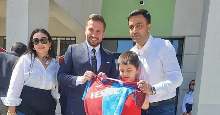 Trabzonspor, özel çocuklara forma hediye etti