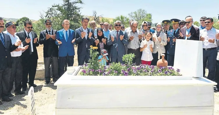 Şehitlik için yarışan bir ümmet gördüm