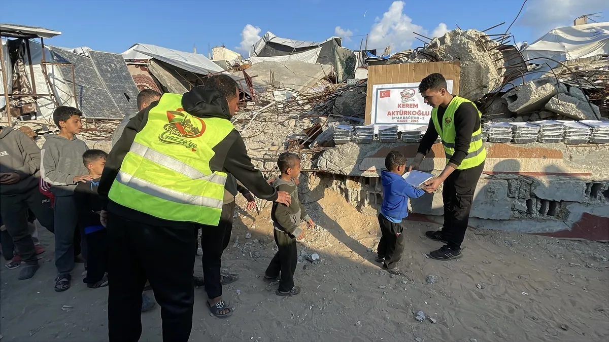 Kerem Aktürkoğlu, Gazze'de iftar verdi!