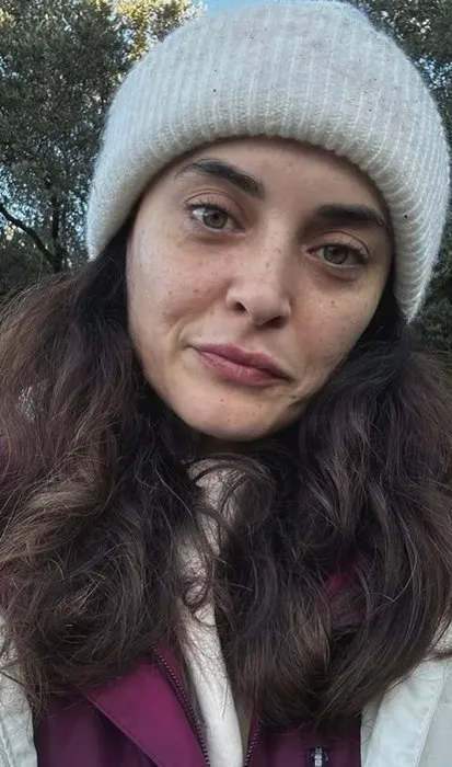 Aslıhan Gürbüz için hasat zamanı! Ünlü oyuncunun ’Ayvalık’ halleri mest etti