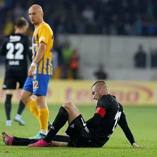 Beşiktaş; Burak Yılmaz, Douglas Santos ve Abdoulay Diaby'nin sakatlık durumlarını açıkladı