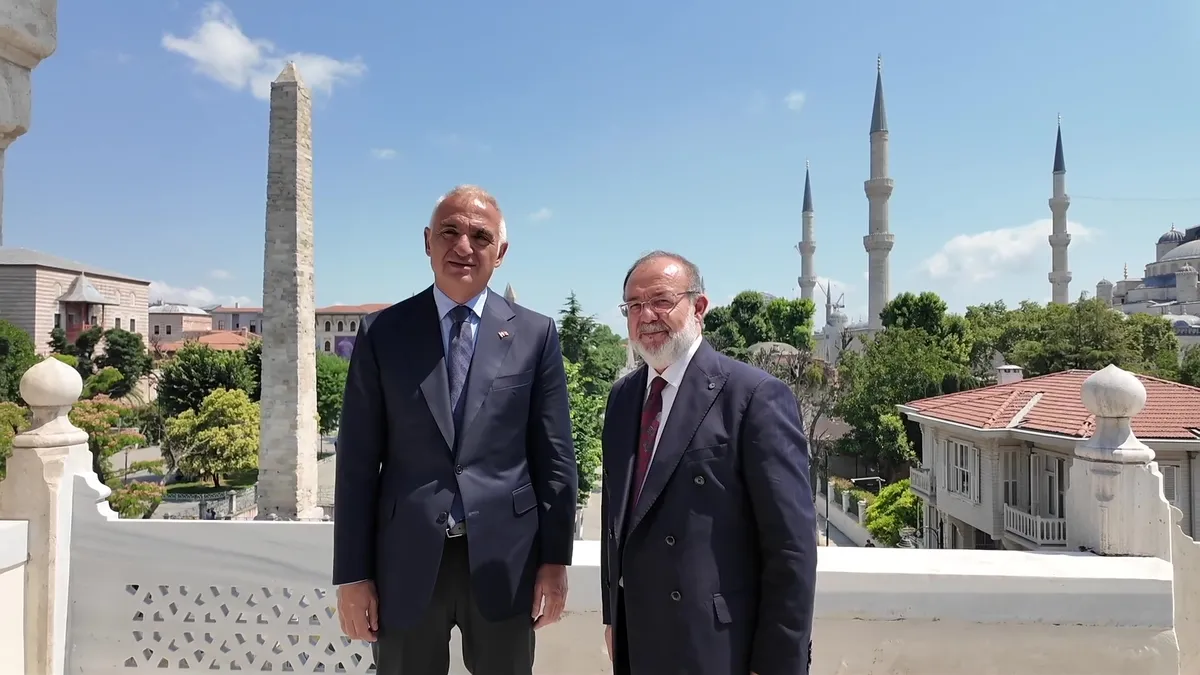 Bakan Ersoy: “Medeniyet birikimimizi ilimle buluşturan çalışmaları memnuniyetle takip ediyoruz!” videosunu izle Bakan Ersoy: “Medeniyet birikimimizi ilimle buluşturan çalışmaları memnuniyetle takip ediyoruz!” videosunu izle