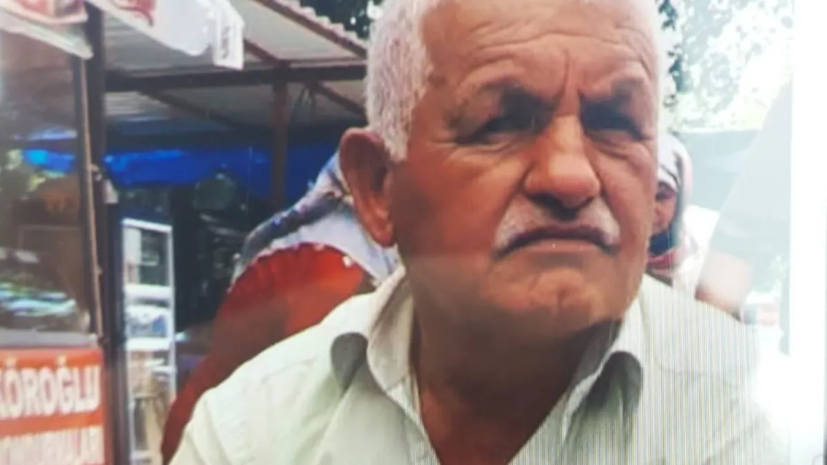 Motosikleti ile kamyona arkadan çarpan sürücü öldü Motosikleti ile kamyona arkadan çarpan sürücü öldü