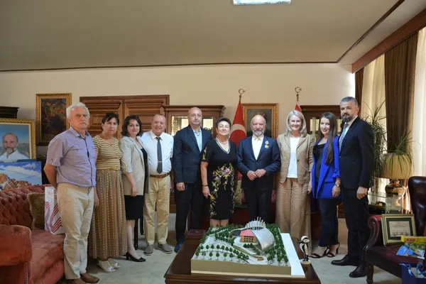 gunsele-tataristan-cumhuriyeti-devlet-nisani-takdim-edildi-1663660589422.jpg