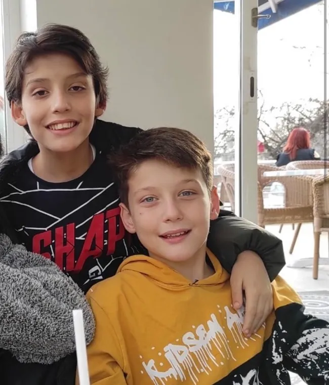 atlas-caglayan-sokak-ortasinda-katledilmisti-sabah-acili-anneyi-ziyaret-etti-cok-merhametli-bir-cocuktu-1768675848830.jpg (1179×1381)