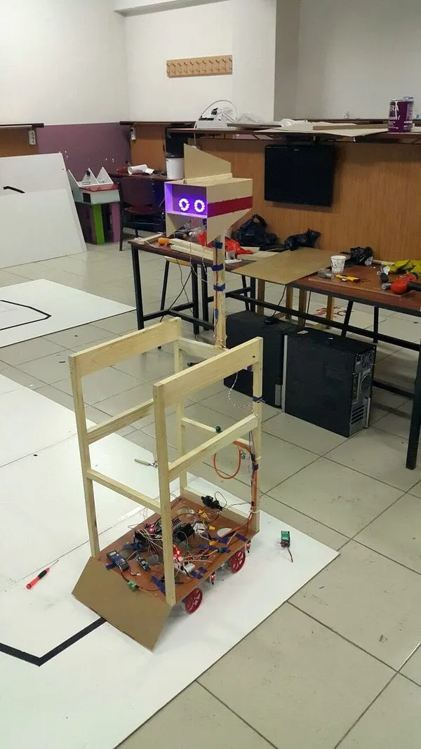 Garsonbot sipariş alıp servis yapıyor!