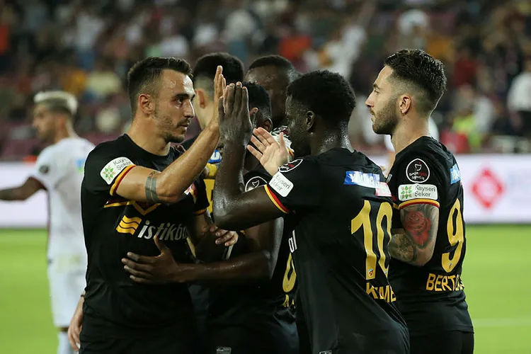 super-ligde-kayserispor-hataysporu-4-golle-maglup-etti-1663360020987.jpg