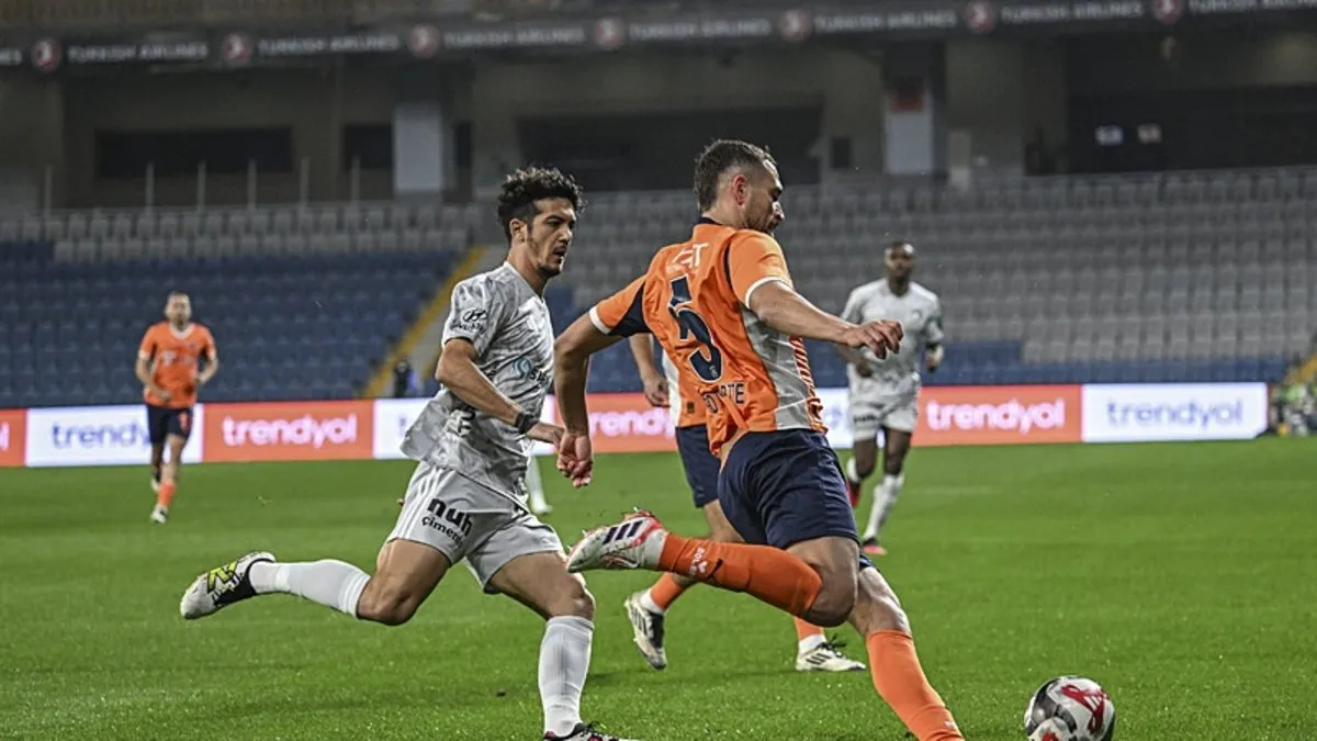 Trendyol Süper Lig: Başakşehir, Kocaelispor’u son nefeste geçti! Trendyol Süper Lig: Başakşehir, Kocaelispor’u son nefeste geçti!