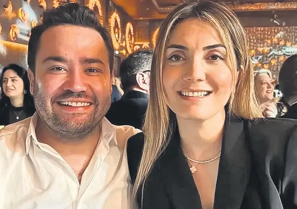 kayinpederim-gelin-bocekten-benzer-kuyumcu-savunmasi-parayla-aday-oldu-1777925646421.jpeg