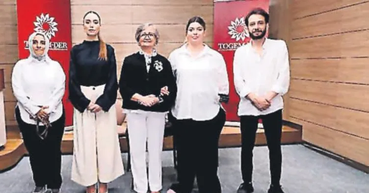 Depremzede anne biyonik koluna kavuştu