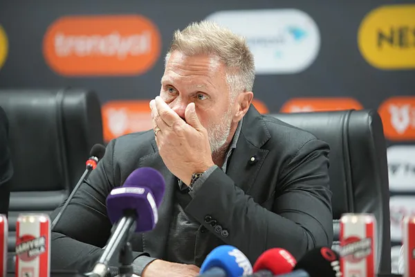 samsunsporda-thorsten-finkten-ayrilik-cevabi-ben-savasci-biriyim-1791651870467.jpeg