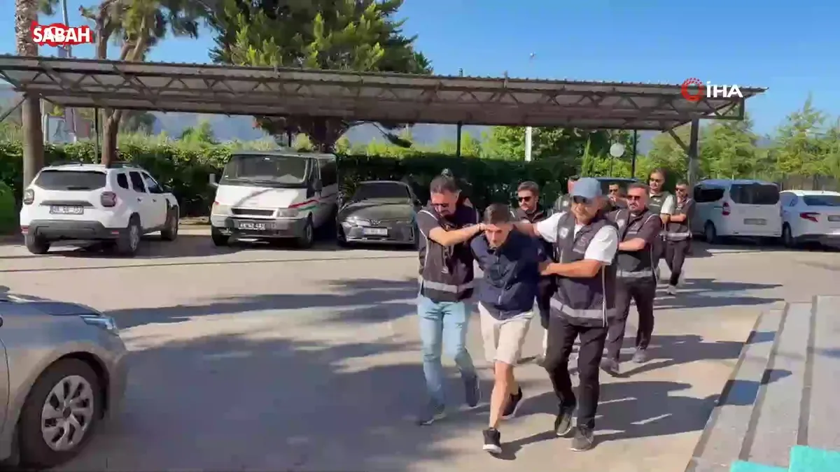 Fethiye Belediye Başkanı Karaca’ya silahlı saldırı soruşturmasında 5 kişi adliyeye sevk edildi | Video videosunu izle Fethiye Belediye Başkanı Karaca’ya silahlı saldırı soruşturmasında 5 kişi adliyeye sevk edildi | Video videosunu izle