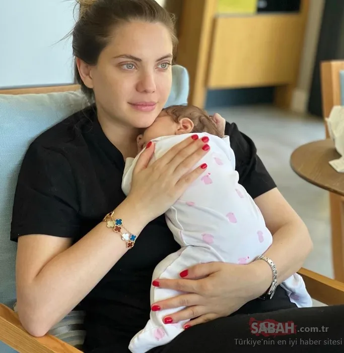 Çiçeği burnunda anne-baba Eda Ece ile Buğrahan Tuncer Paris’te aşk tazeledi! Gözler minik Mina İpek’i aradı...