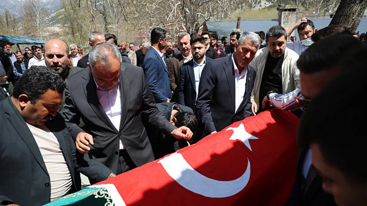 En acı veda: Türkiye evlatlarını ebediyete uğurluyor